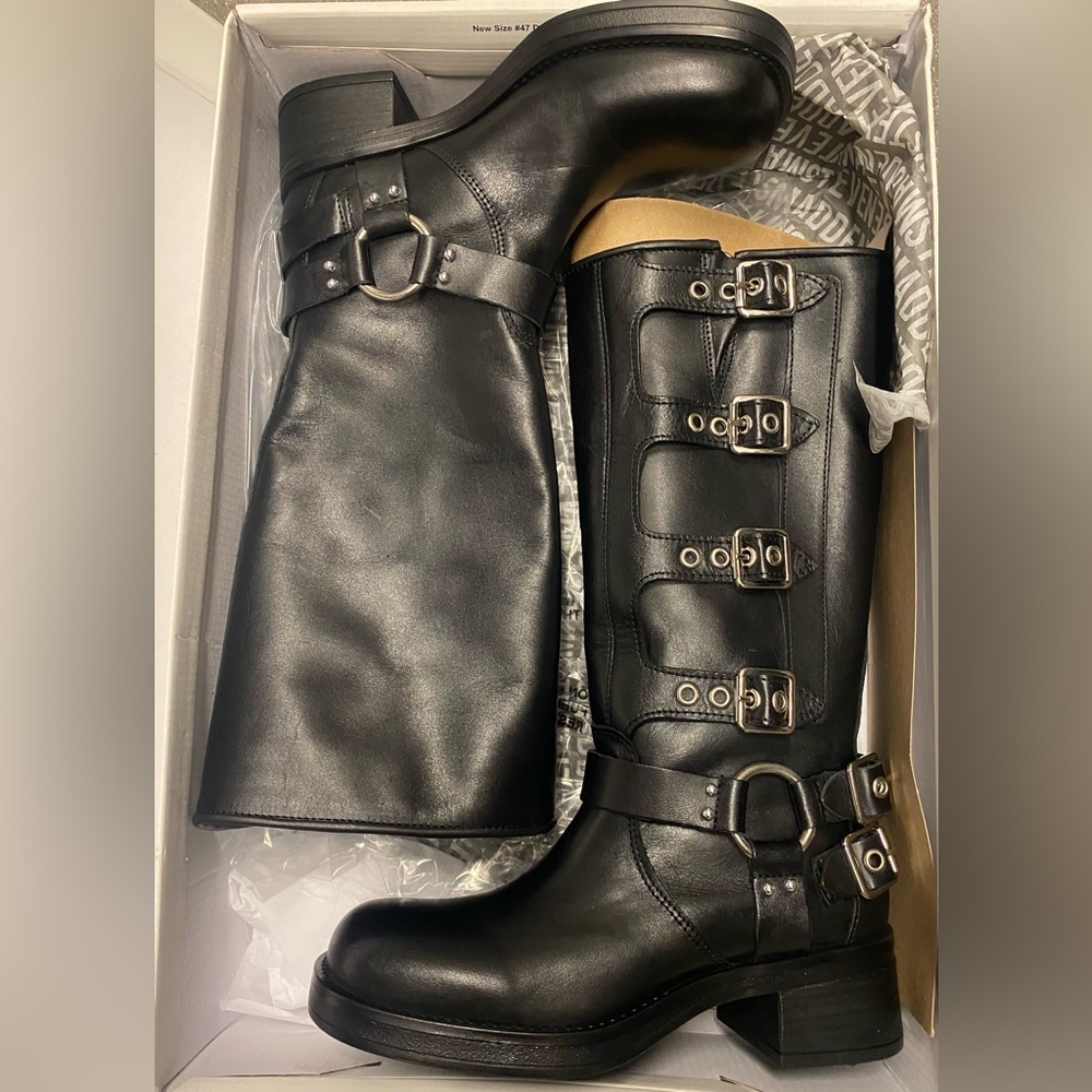 Steve Madden Rocky in Black